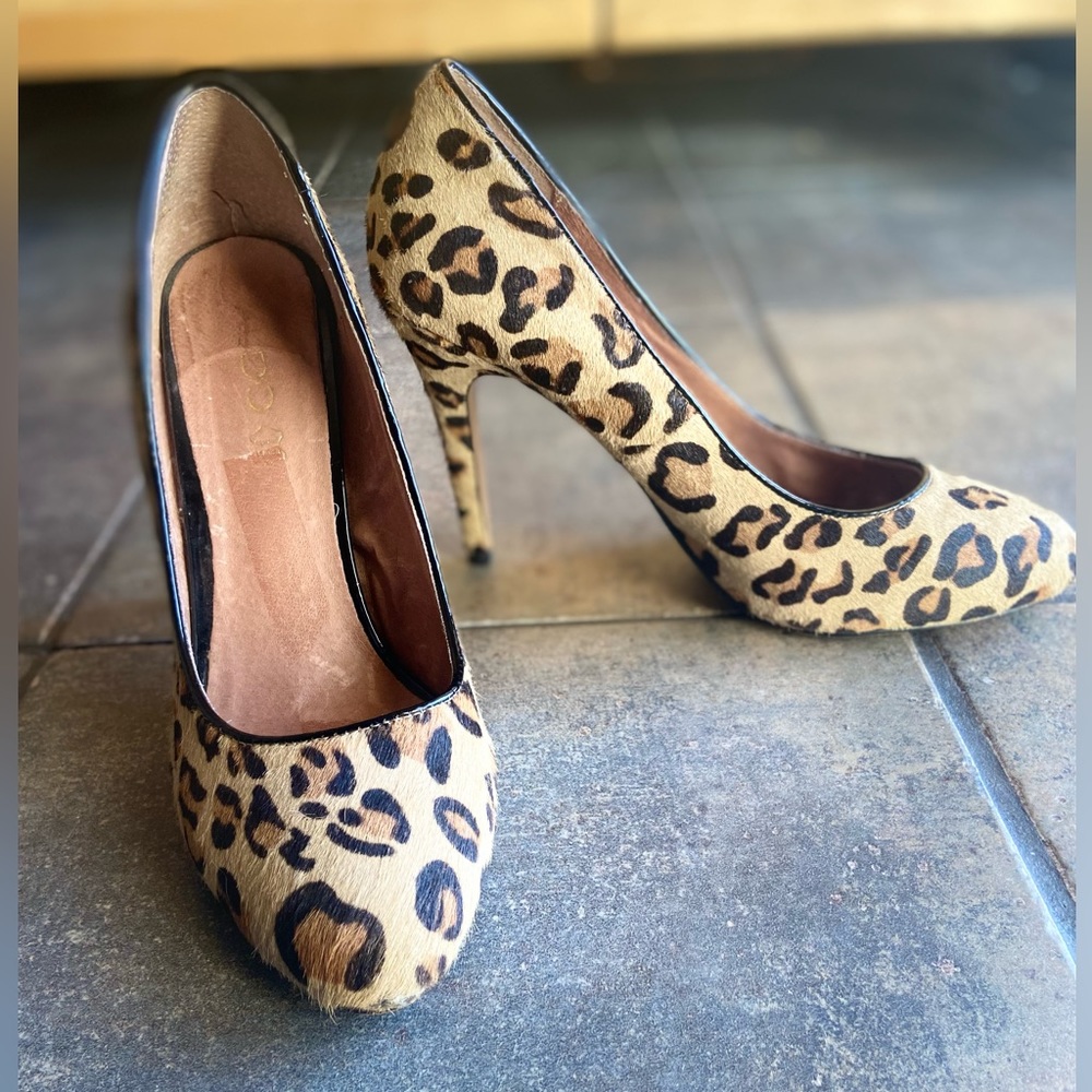 Aldo Stessy leopard pumps - size 9.5